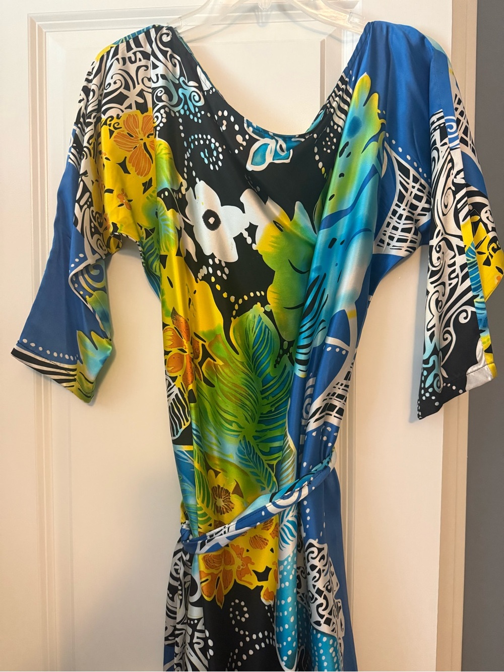 Cache (2000’s) Women's Silk dress in Blue, Green & Yellow Floral- Cruise Ready!!